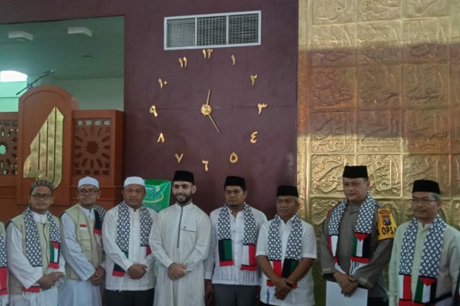 
					Syech Ahmad Abdul Nasir As’ad Alsafadi Safari Dakwah Di Masjid Al Munawwaroh Sibuhuan