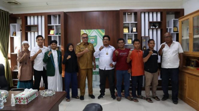 
					Bupati HM. Ja’far Sukhairi Nasution Terima Silaturahmi Atlet Silat Berprestasi Madina