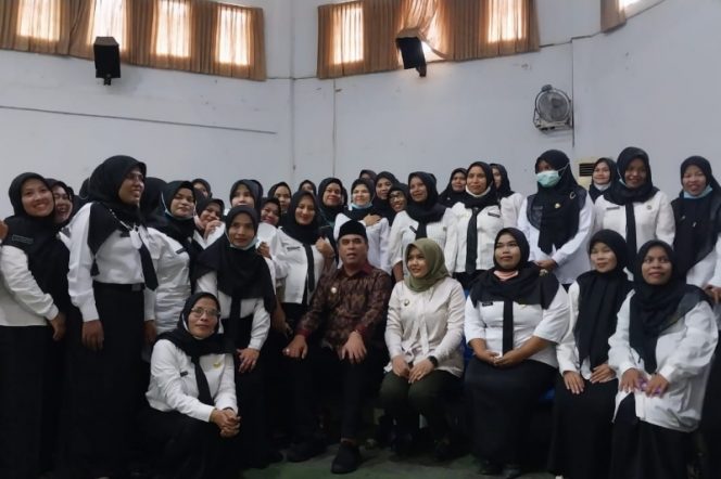 
					Bupati HM. Jakfar Sukhairi Nasution Serahkan Petikan SK PPPK 483 Guru di Madina
