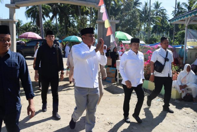 
					Bupati dan Ketua DPRD Madina Hadiri Peletakan Batu Pertama Pembangunan Saung Baitul Bukhori, Longat