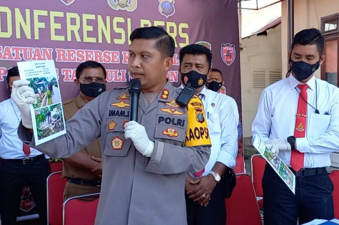 
					Kepolisian Tahan Mantan Ketua Apdesi Tapsel Atas Dugaan Korupsi DD 741 Juta