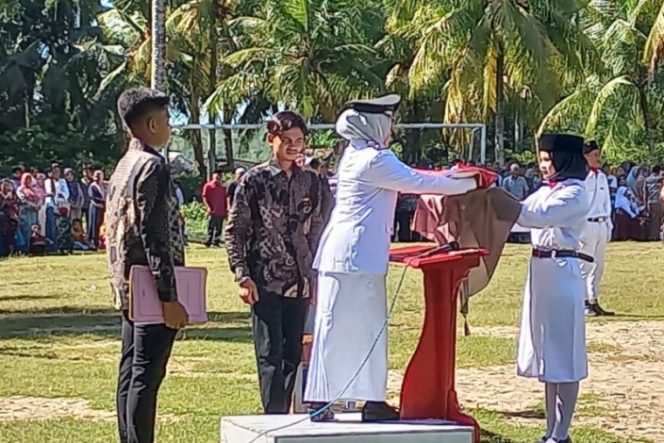 
					Menjadi Inspektur Upacara HUT – RI Ke 77 di Desa Tabuyung, dr Mahyuni Imbau Warga Pererat Tali Silaturahmi