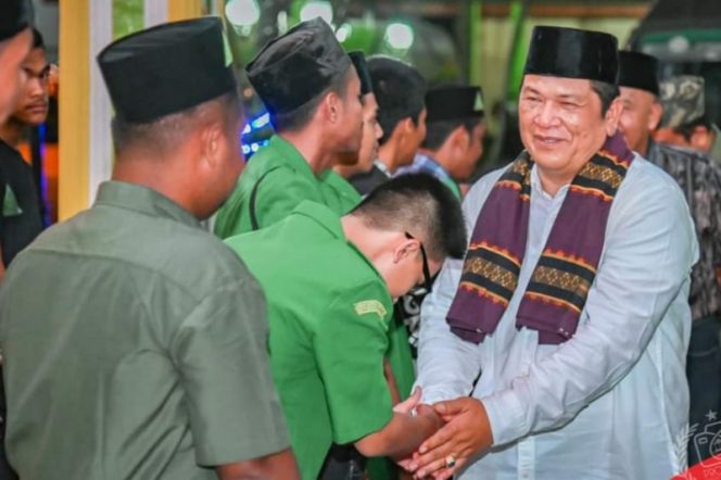 
					Walikota Irsan Efendi Nasution Berangkatkan GP Ansor Padang Sidempuan Hadiri kegiatan Nasional