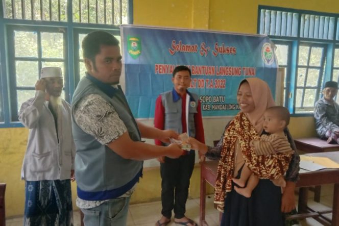 
					Warga Penerima : Sejauh ini, Penyaluran BLT DD Desa Sopo Batu Berjalan Lancar