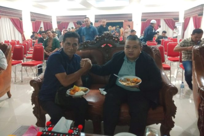 
					Bupati Dolly Pasaribu Nonton Piala Dunia 2022 Dengan Kades Terpilih