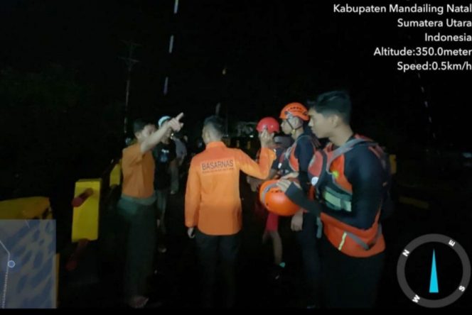 
					Santri Mustafawiyah Purba Baru Kelas 7 Hanyut Terbawa Arus Sungai Aek Singolot