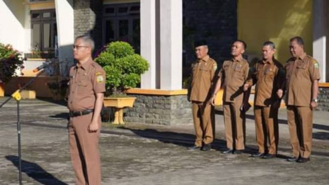 
					Sekda Arpan Nasution Pimpin Apel Pagi Sekretariat Pemkab Palas