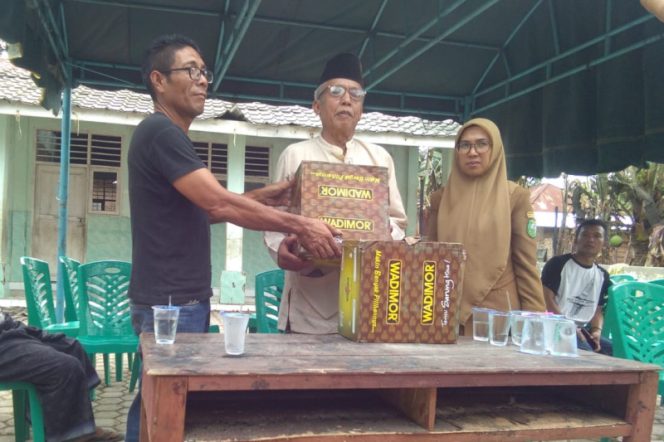 
					Khoirun, Anggota DPRD Madina Bantu Korban Kebakaran di Kecamatan Hutabargot