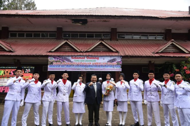 
					Bupati Tapsel Irup Pelepasan Siswa SMA Negeri 2 Plus dan SMK Martabe Sipirok