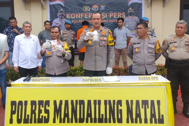 
					Polres Madina Amankan Kurir Narkoba Asal Kabupaten Langkat Bawa Sabu 42, 21 Gram