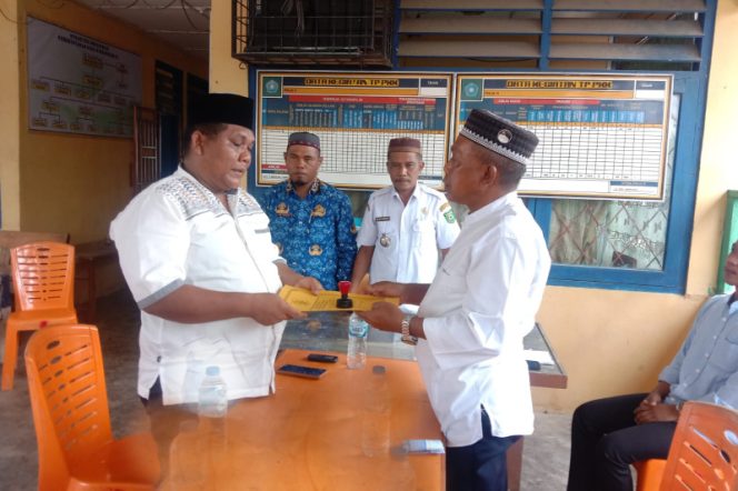 
					Camat Sukiman Hadiri Sertijab Pejabat Kades Sinunukan III