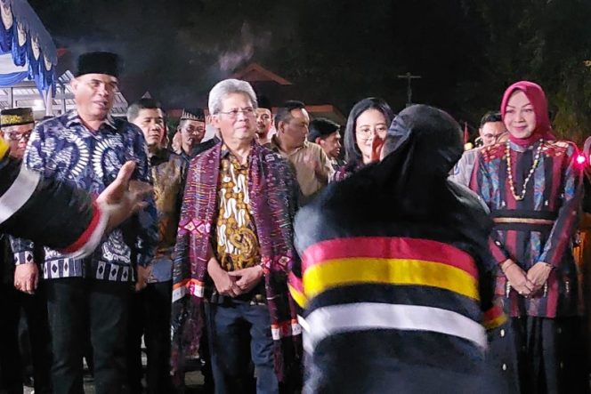 
					Bupati Madina Sambut Kunjungan Prof. Todung M. Lubis Dengan Tor – Tor Gordang Sambilan