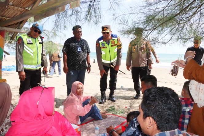 
					Kapolres Madina Cek Objek Wisata di Pantai Barat Untuk Pastikan Kenyamanan Pengunjung