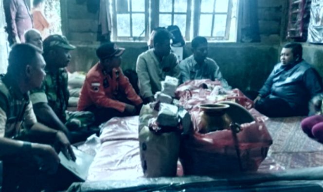 
					Bupati Tapsel Dolly Pasaribu Serahkan Bantuan Korban Kebakaran Malam Takbiran