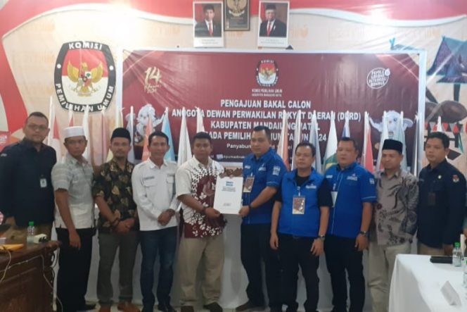 
					DPC Demokrat Madina Daftarkan Bacaleg Ke KPU, Komposisi 70% Pendatang Baru