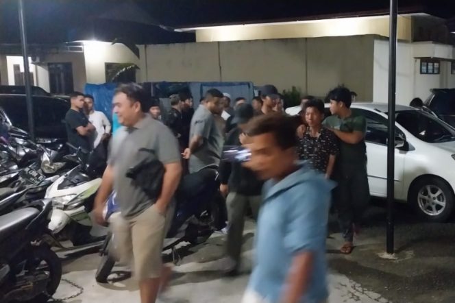 
					Perang Terhadap Narkoba Dimulai, Pemuda Desa Pidoli Lombang Tangkap Pemakai Sabu