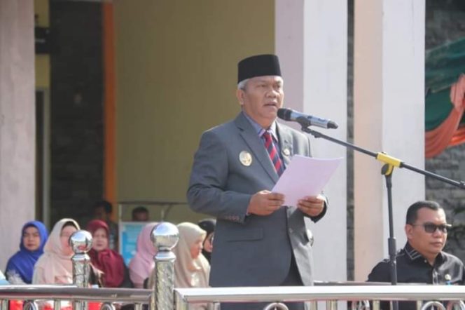 
					Plt. Bupati Palas Ahmad Zarnawi Pasaribu Irup Harlah Pancasila Tahun 2023