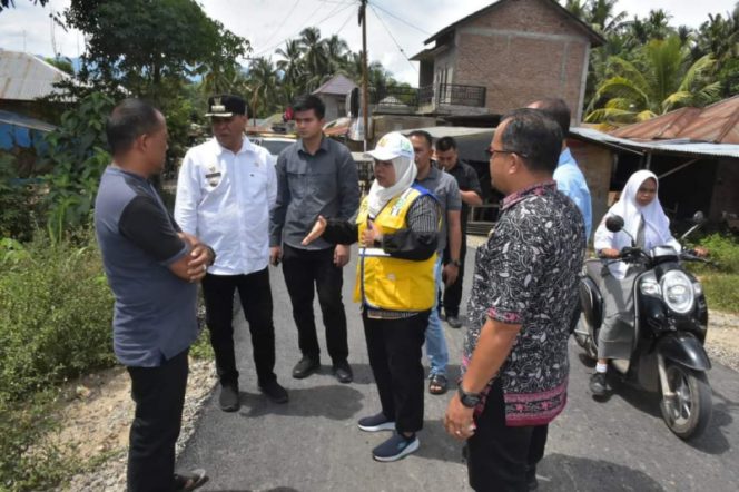 
					Bupati Madina dan Dinas PUPR Cek Progres Pembangunan Jalan Kabupaten