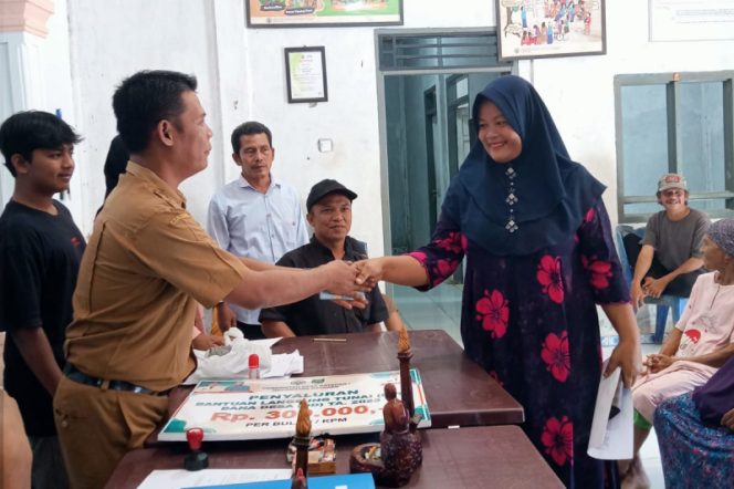 
					37 KPM Desa Batahan I Terima BLT – DD Untuk 3 Bulan