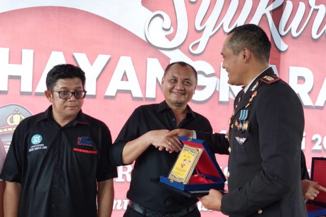 
					Madina Pos Raih Penghargaan di HUT Bhayangkara Ke 77 Atas Partisipasinya Dukung Kamtibmas