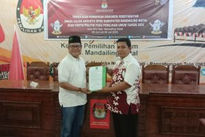 DPC PKB Madina Serahkan Perbaikan Dokumen Bacaleg Pemilu 2024 Ke KPU ...