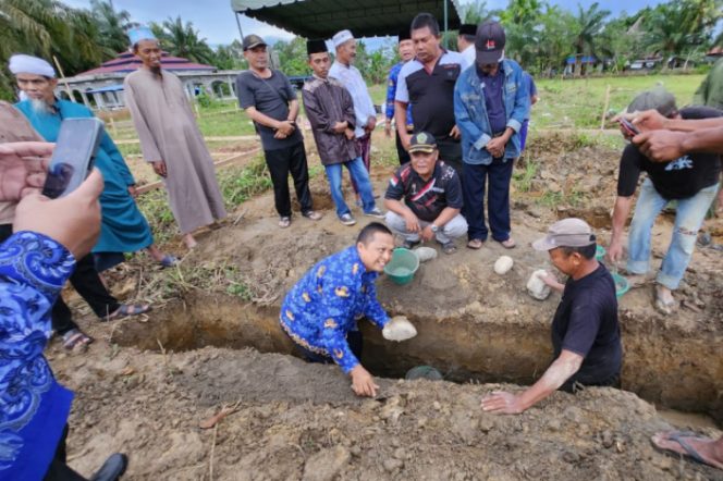 
					Pembangunan SMK Batahan di Banjar Aur Dimulai
