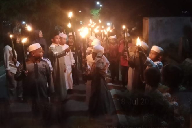 
					Masyarakat Panyabungan Timur Rayakan Pergantian Tahun Baru Islam 1445 H Dengan Pawai Obor