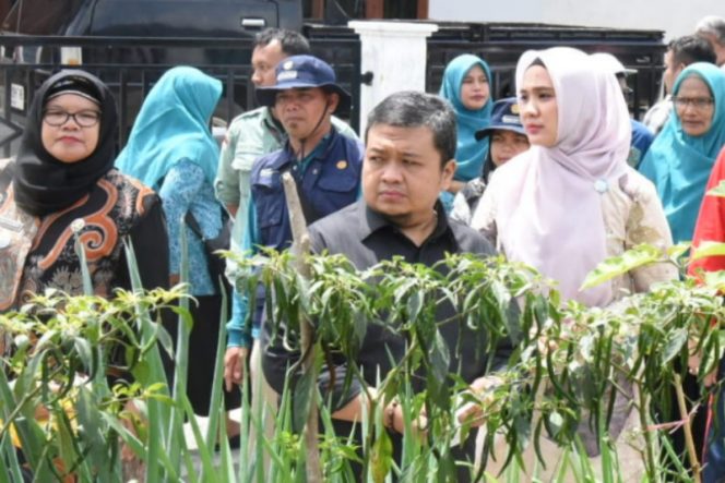 
					Bupati Dolly Beri Semangat Kader di Desa Binaan Aek Sabaon