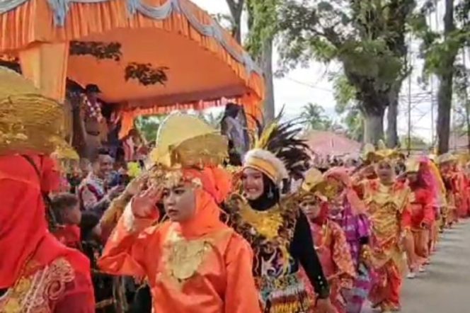 
					Semarak HUT RI Ke 78 di Natal, Ragam Adat dan Budaya Ditampilkan Peserta Carnaval