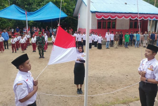 
					Upacara Bendera HUT Kemerdekaan RI Ke 78 di Desa Sopobatu Berlangsung Khidmat