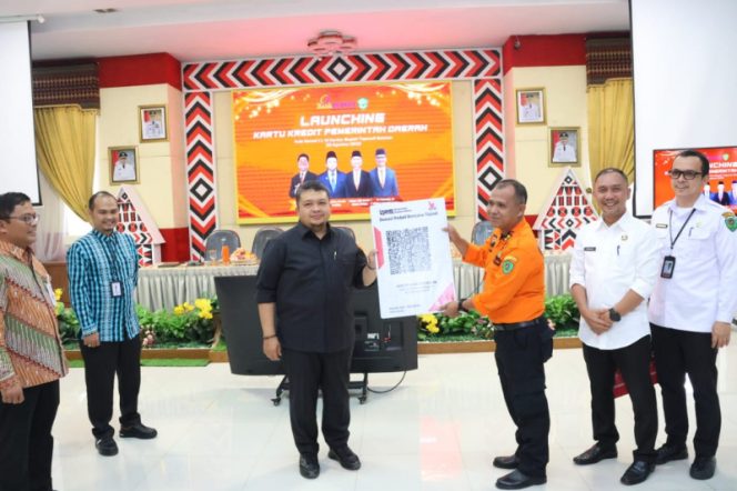 
					Bupati Tapsel Launching Kartu Kredit Pemerintah Daerah (KKPD)