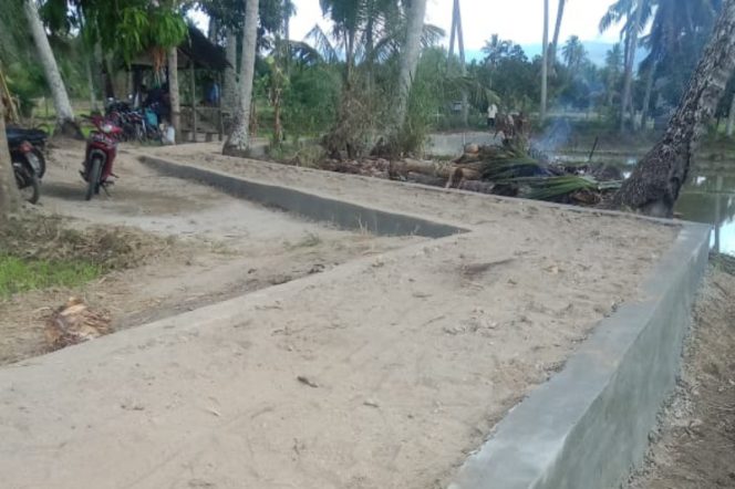 
					Pembangunan Jalan Usaha Tani Desa Tangga Bosi Sada 123 Meter Selesai Dikerjakan
