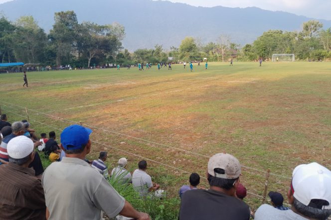 
					Laga 8 Besar Kompetisi Sepakbola Camat Tambangan Cup I 2023 Makin Seru