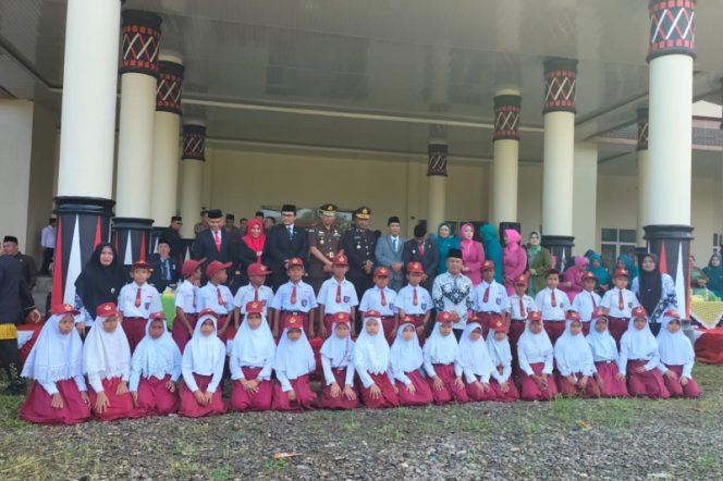
					Kepsek SD N 0104 Sibuhuan : Semangat Sumpah Pemuda Harus Diajarkan Sejak Dini