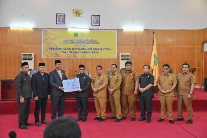 
					DPRD Kota Padangsidimpuan Setujui KUA-PPAS R-APBD Tahun Anggaran 2024