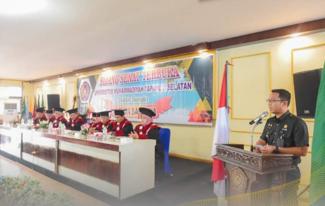 
					Plt Sekdakot Padangsidimpuan Hadiri Sidang Senat Terbuka UMTS Ke- 62 Tahun 2024