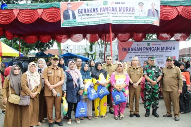 
					Pj Bupati Palas Hadiri Apel Siaga HBKN Jelang Idul Fitri 1445 H Melalui Gerakan Pangan Murah Serentak