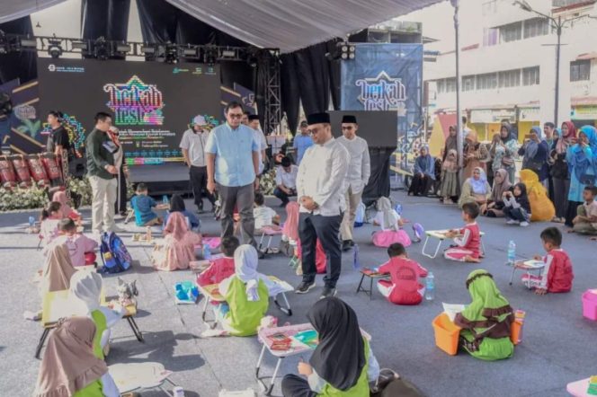 
					Pj. Walikota Tiinjau langsung Berkah Festival Bank Indonesia Sibolga di Alaman Bolak