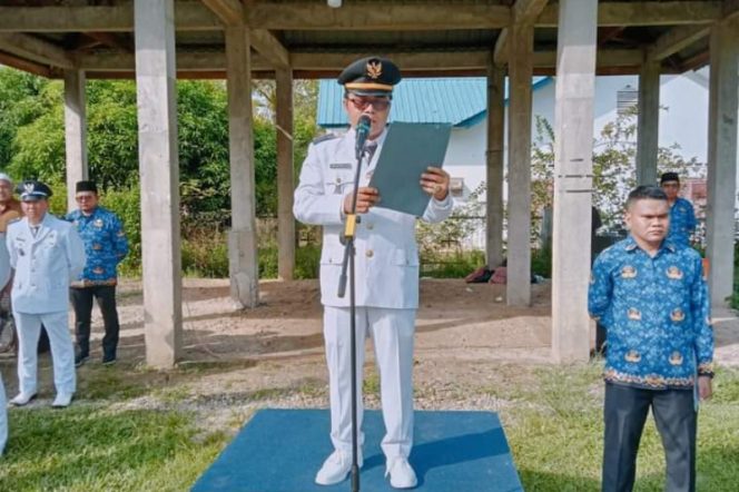 
					Camat Sudrajat Irup Upacara Hardiknas 2024 di Kecamatan Siabu