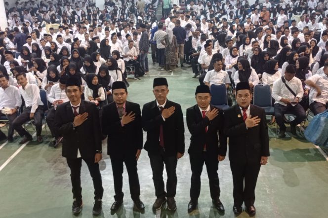 
					KPU Madina Ambil Sumpah 1212 PPS Pilkada Serentak 2024