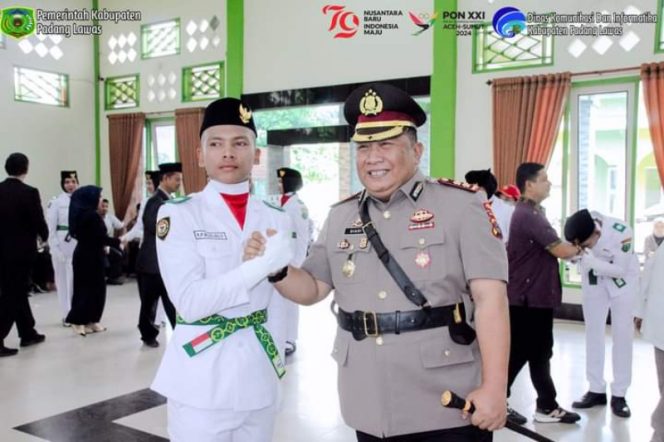 
					Kapolres Kukuhkan 32 Paskibraka Kabupaten Padang Lawas Tahun 2024