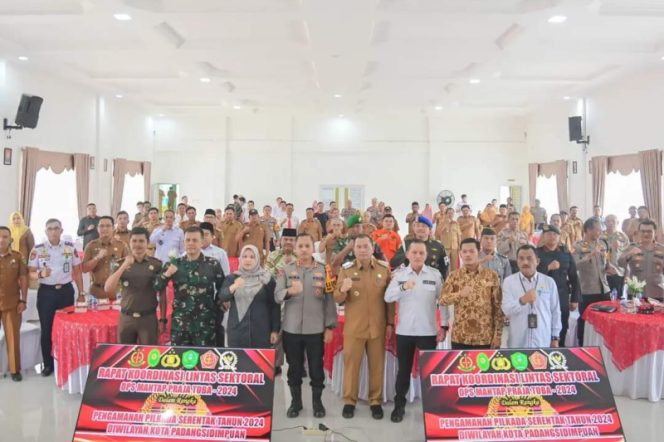 
					Pj. Wali Kota Padangsidempuan Hadiri Rakord Lintas Sektoral OPS Mantap Praja Toba 2024
