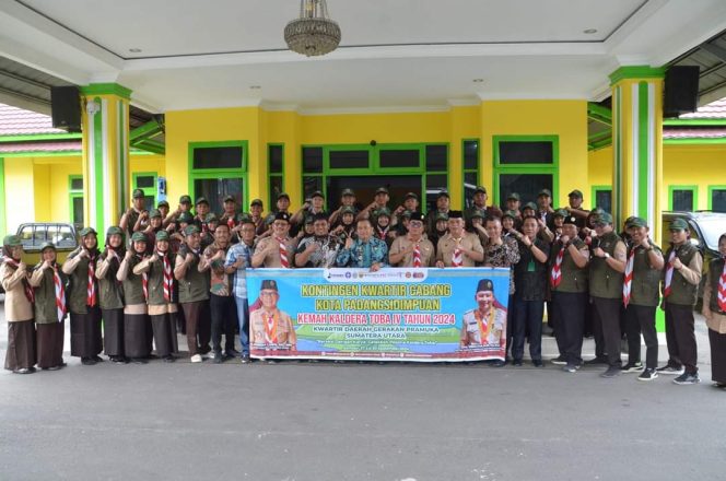 
					Plt. Sekdakot Ari Junaidi Lubis Lepas Kontingen Peserta Kemah Kaldera Toba IV Kota Padangsidimpuan