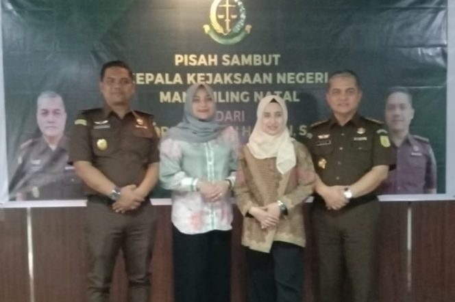 
					Pisah Sambut Kajari Madina, Muhammad Iqbal : Kinerja Yang Baik Agar Terus Tingkatkan