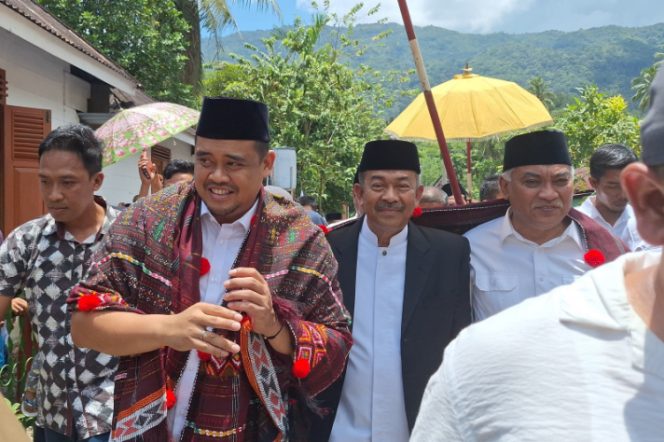 
					Cabup Madina Sambut Kunjungan Bobby Nasution di Kampung Halaman