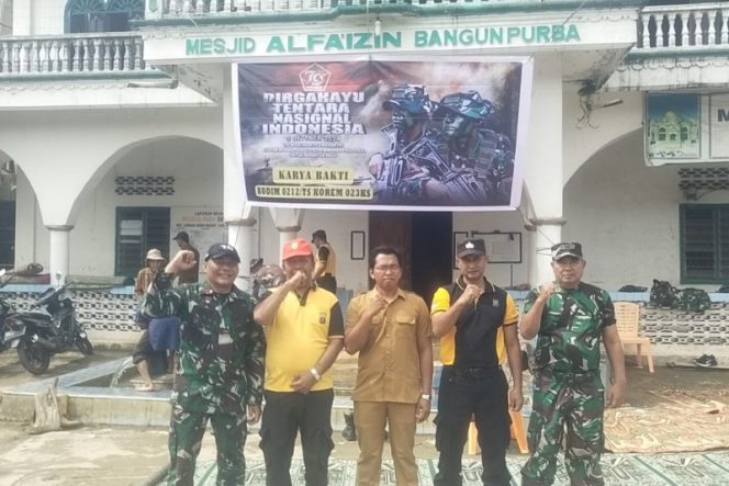 
					Koramil 14 dan 15 Kodim 0212/TS Peringati HUT TNI KE 79 Dengan Bersihkan Rumah Ibadah