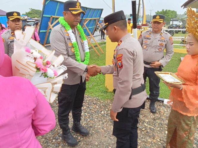 
					Kunker ke MBG, Kapolres ke Wilayah Tersebut, Kapolres Disambut Hangat Oleh Forkopimcam 