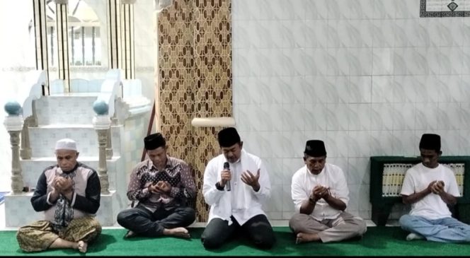 
					Cabup Madina Saipullah Menangis Saat Pimpin Doa Untuk Rakyat Palestina