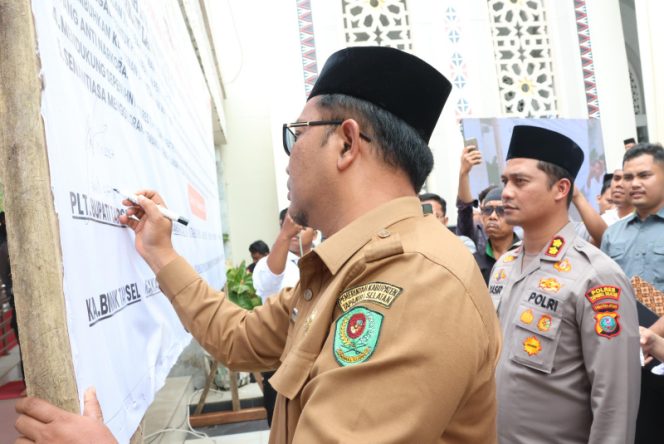 
					Plt. Bupati Tapsel Sambut Baik Deklarasi Jihad Melawan Narkoba