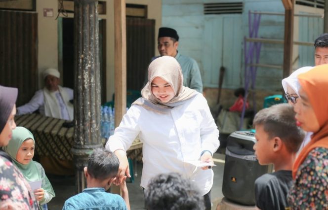 
					Atika Kembali Santuni Ratusan Anak Yatim di Kecamatan Linggabayu